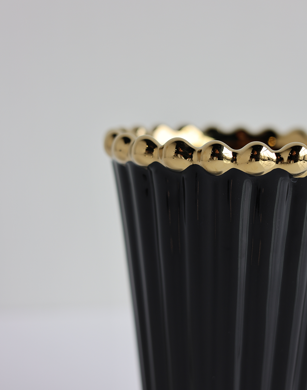 Nior Rim Vase-Medium