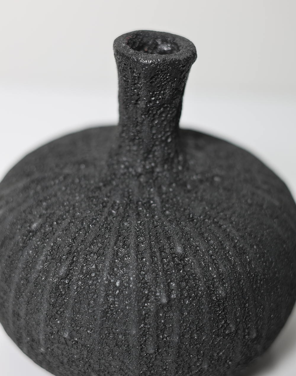 TerraForge Onyx Pebble Vase Black