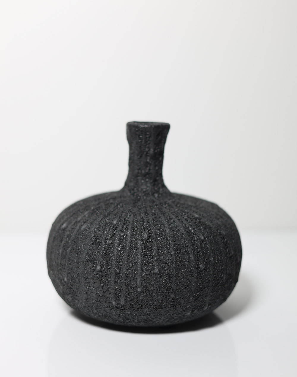 TerraForge Onyx Pebble Vase Black