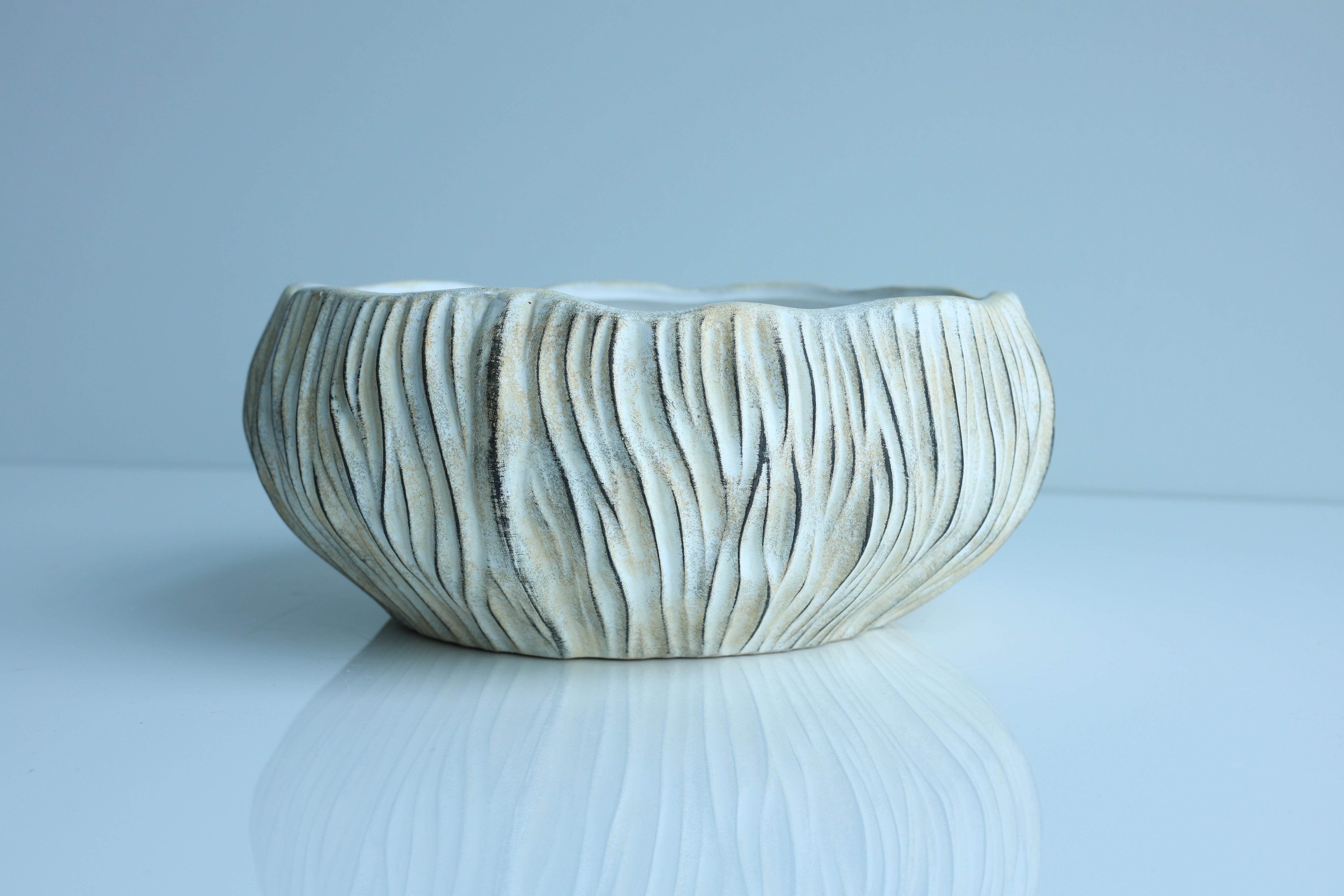 Ribbed Shell Planter